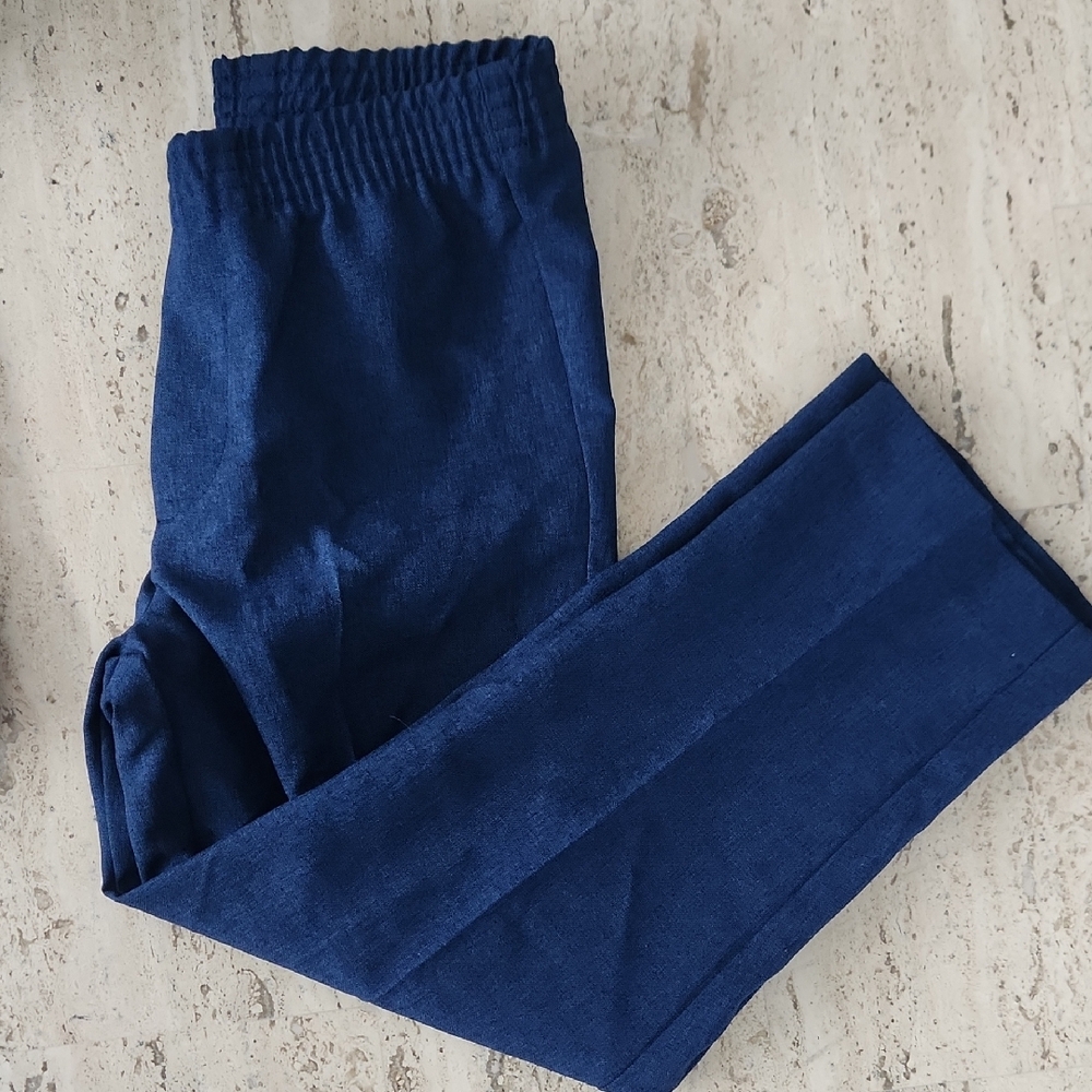 Van Heusen Dark Blue Pantsuit with Polka Dot Shirt - Picture 4 of 7